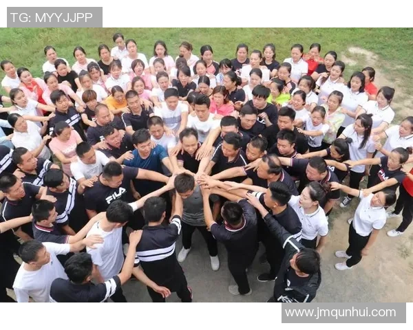 重庆攀岩队勇闯极限运动世界杯展现拼搏精神与团队力量的逆袭之旅 重庆攀岩队勇闯极限运动世界杯展现拼搏精神与团队力量的逆袭之旅